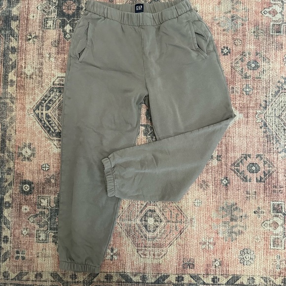 GAP Pants - EUC GAP High Rise VintageSoft Relaxed Joggers